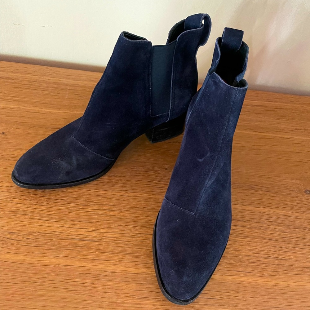 Beautiful  velvet blue Rag and bone boots . Size 8